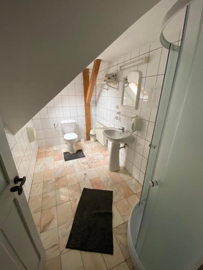Voeroes Guest House Tîrgu Secuiesc Extérieur photo